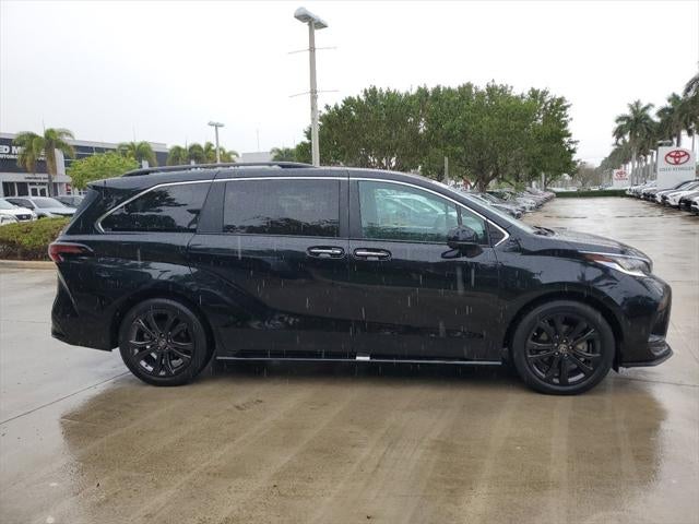 2022 Toyota Sienna XSE 7 Passenger