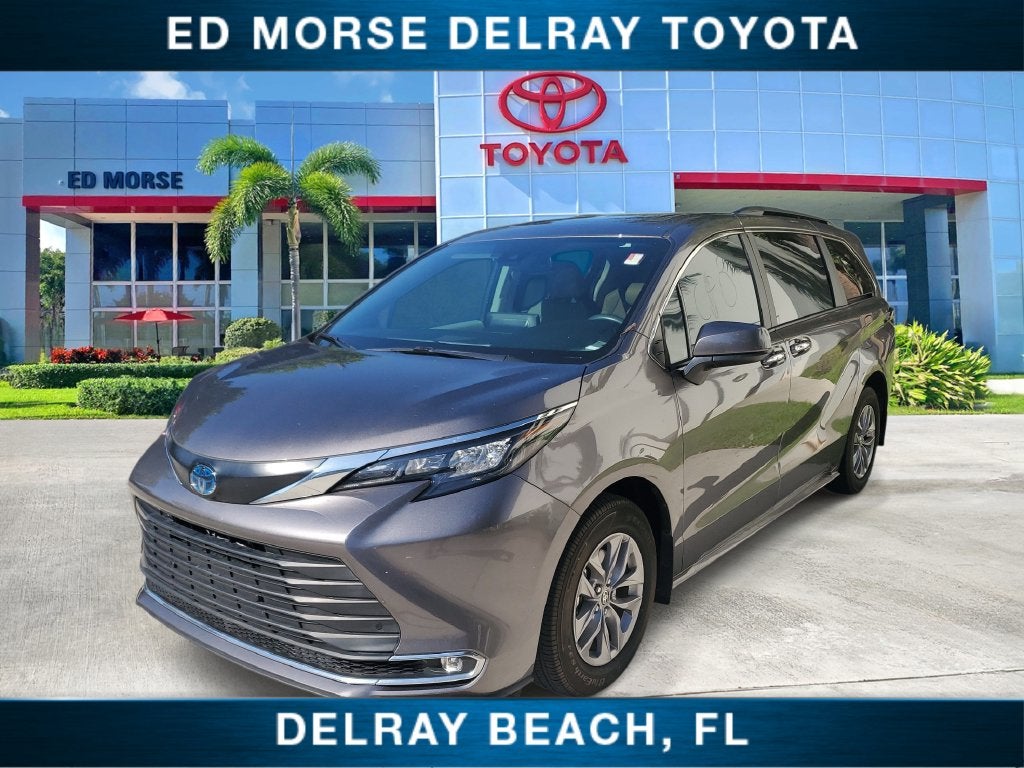 2024 Toyota Sienna XLE 8 Passenger