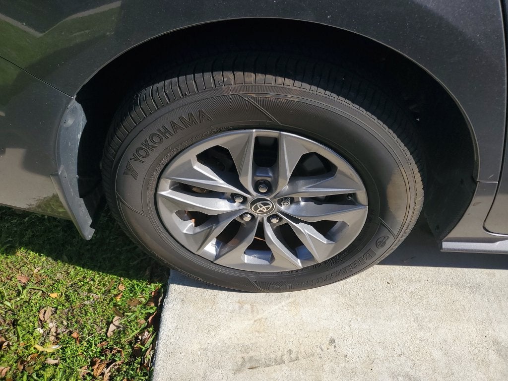 2024 Toyota Sienna XLE 8 Passenger