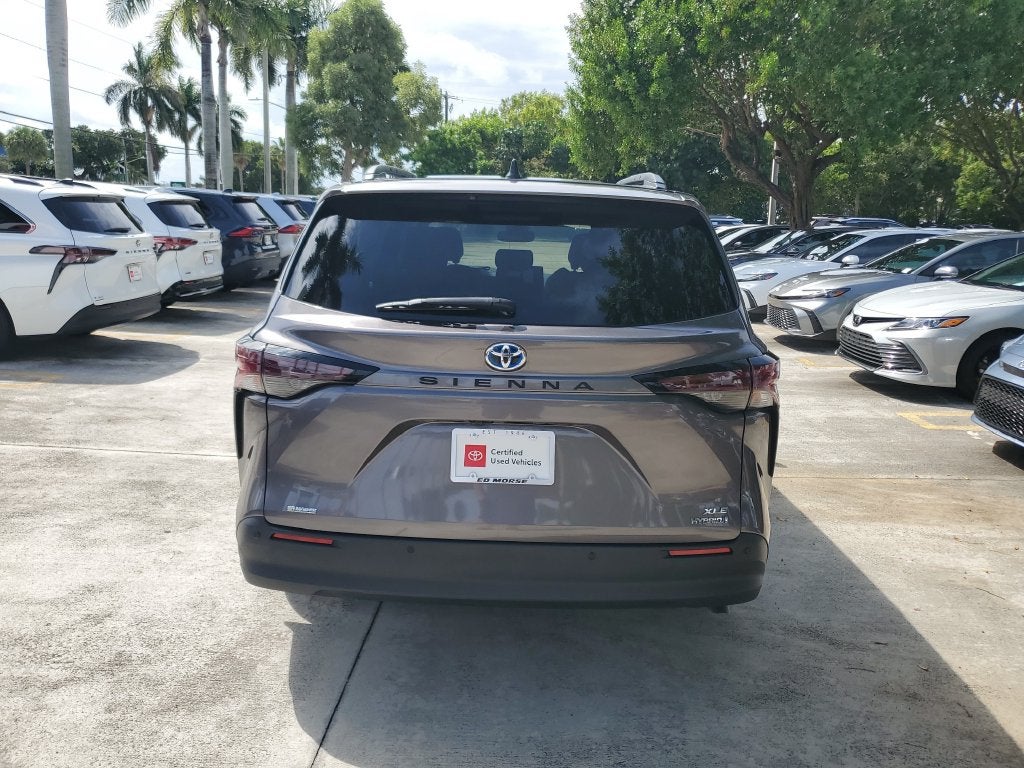 2024 Toyota Sienna XLE 8 Passenger