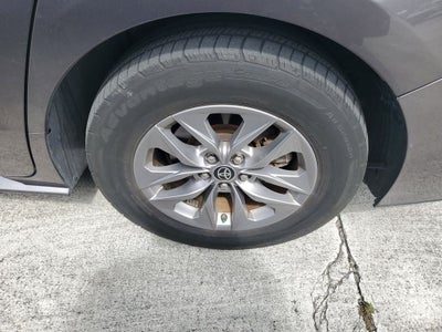 2021 Toyota Sienna XLE 8 Passenger