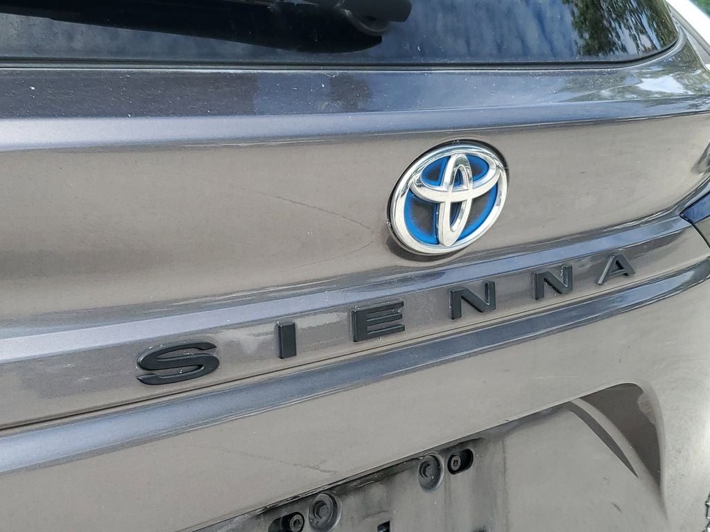 2021 Toyota Sienna XLE 8 Passenger