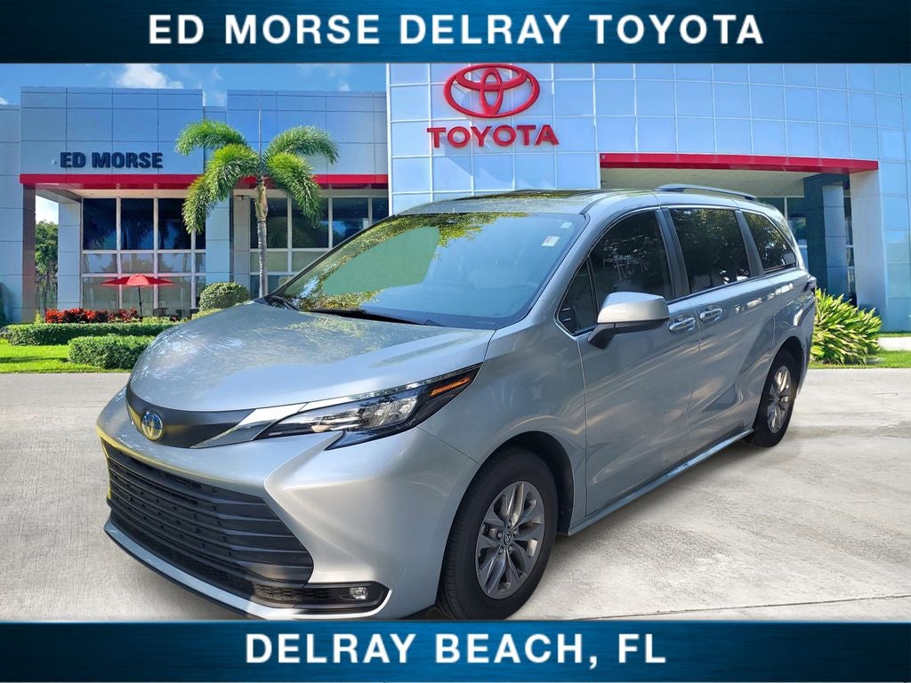2025 Toyota Sienna XLE 8 Passenger