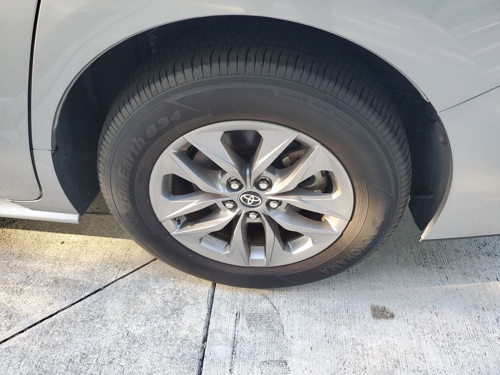 2025 Toyota Sienna XLE 8 Passenger