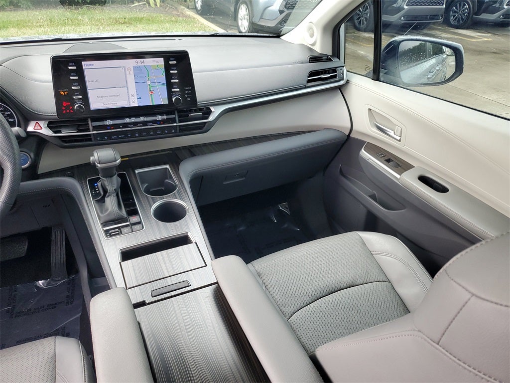 2023 Toyota Sienna Limited 7 Passenger