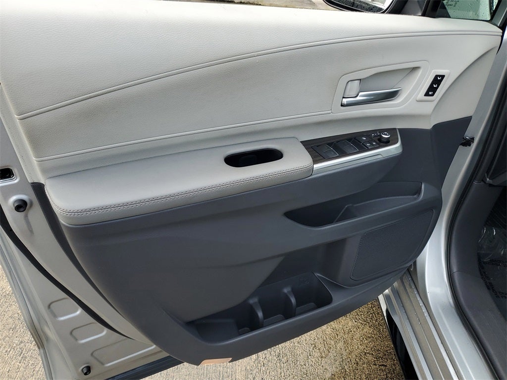 2023 Toyota Sienna Limited 7 Passenger