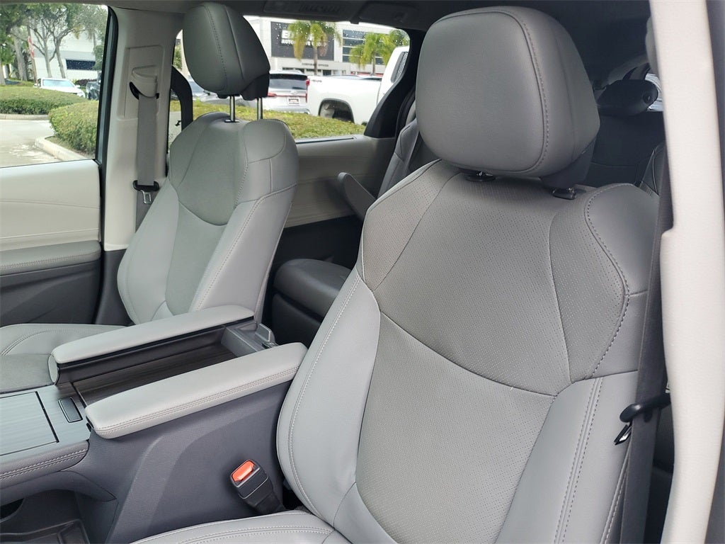 2023 Toyota Sienna Limited 7 Passenger