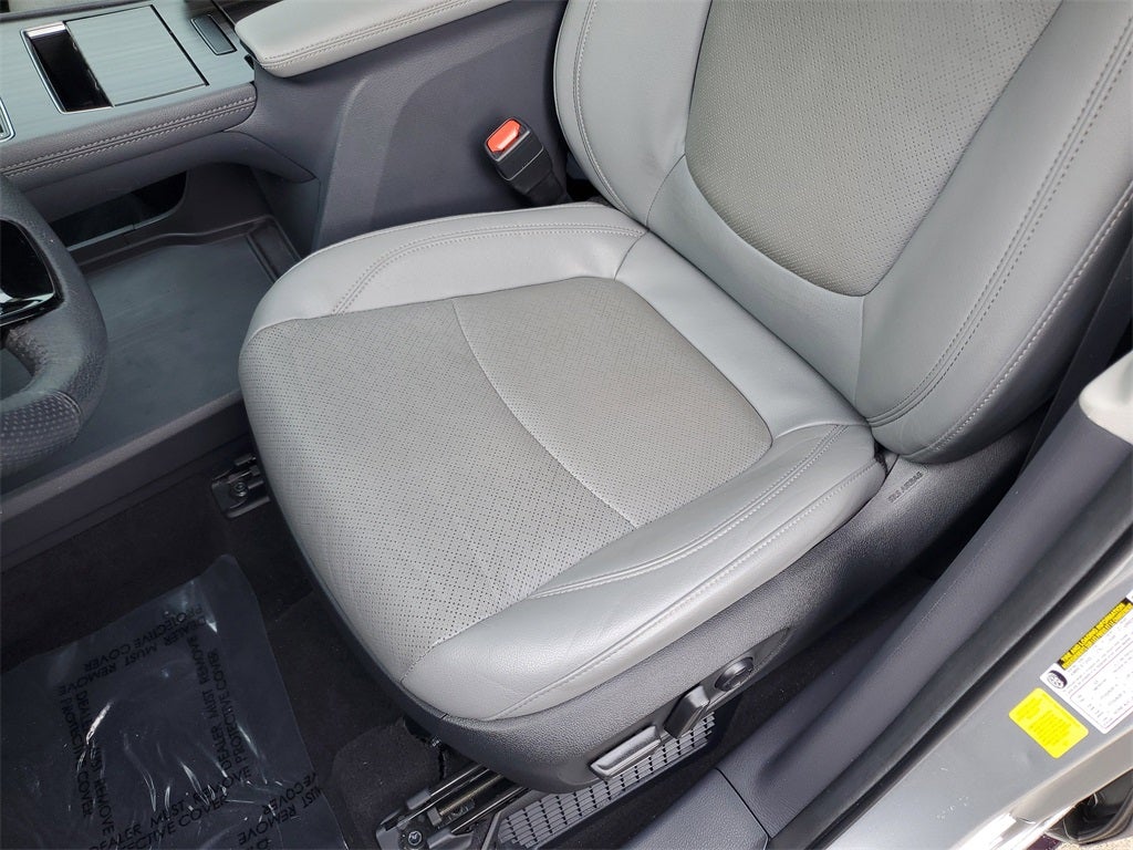 2023 Toyota Sienna Limited 7 Passenger