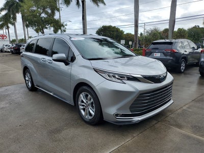 2023 Toyota Sienna Limited 7 Passenger