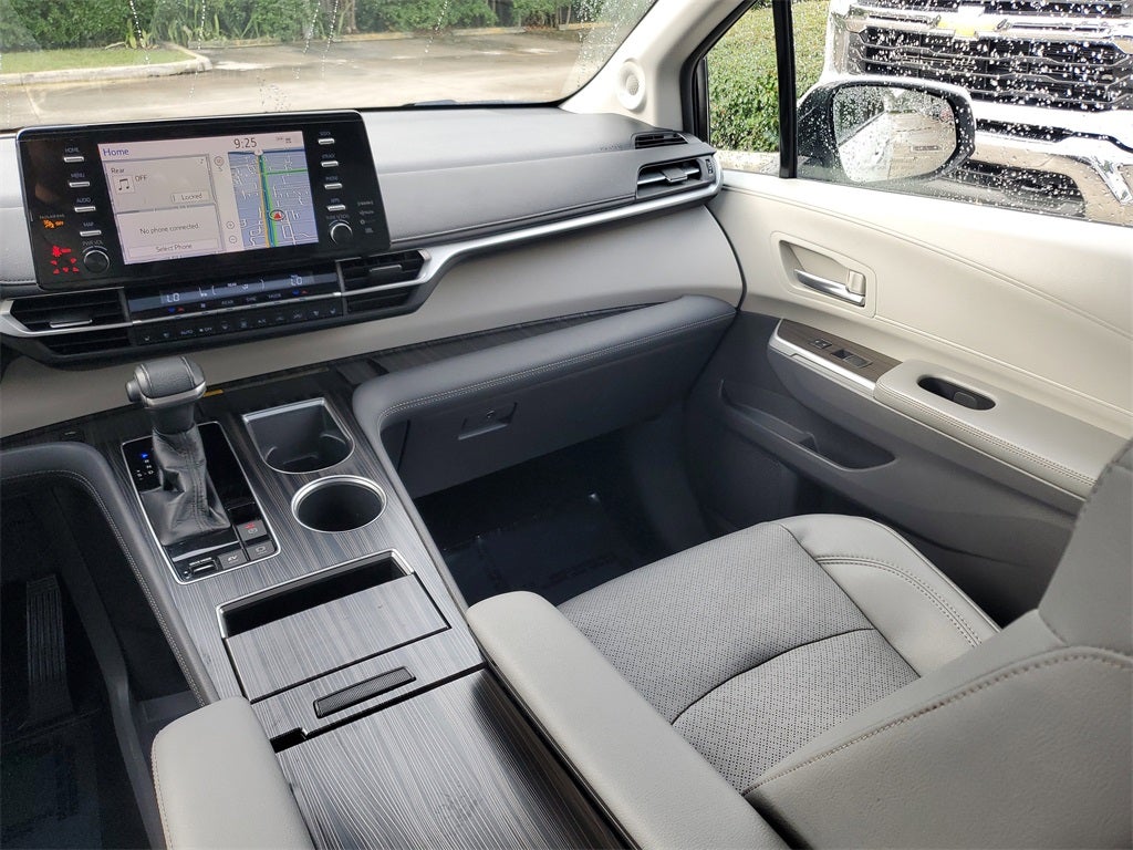 2021 Toyota Sienna Limited 7 Passenger
