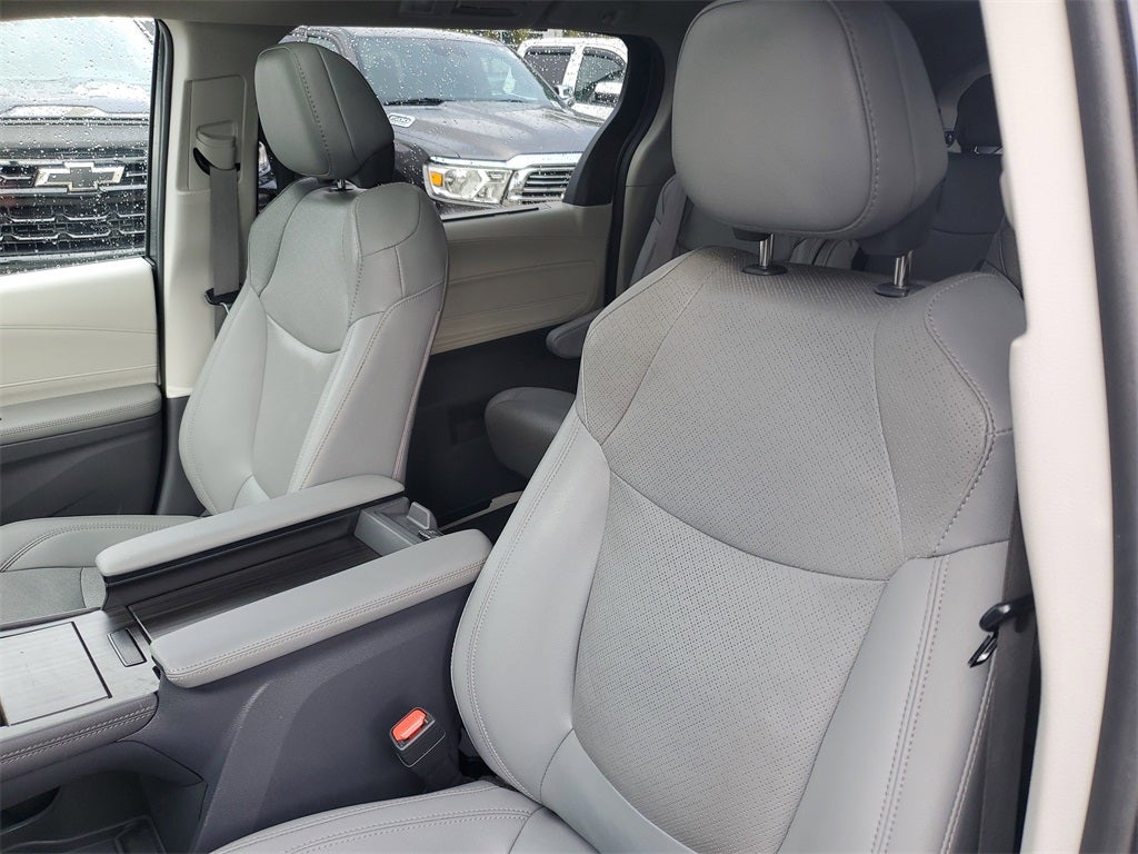 2021 Toyota Sienna Limited 7 Passenger