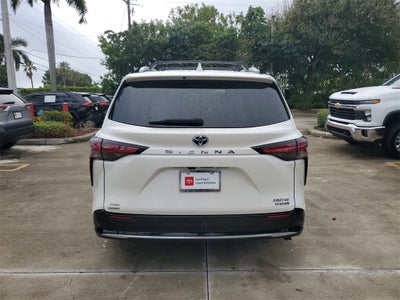 2021 Toyota Sienna Limited 7 Passenger