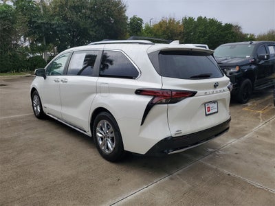 2021 Toyota Sienna Limited 7 Passenger