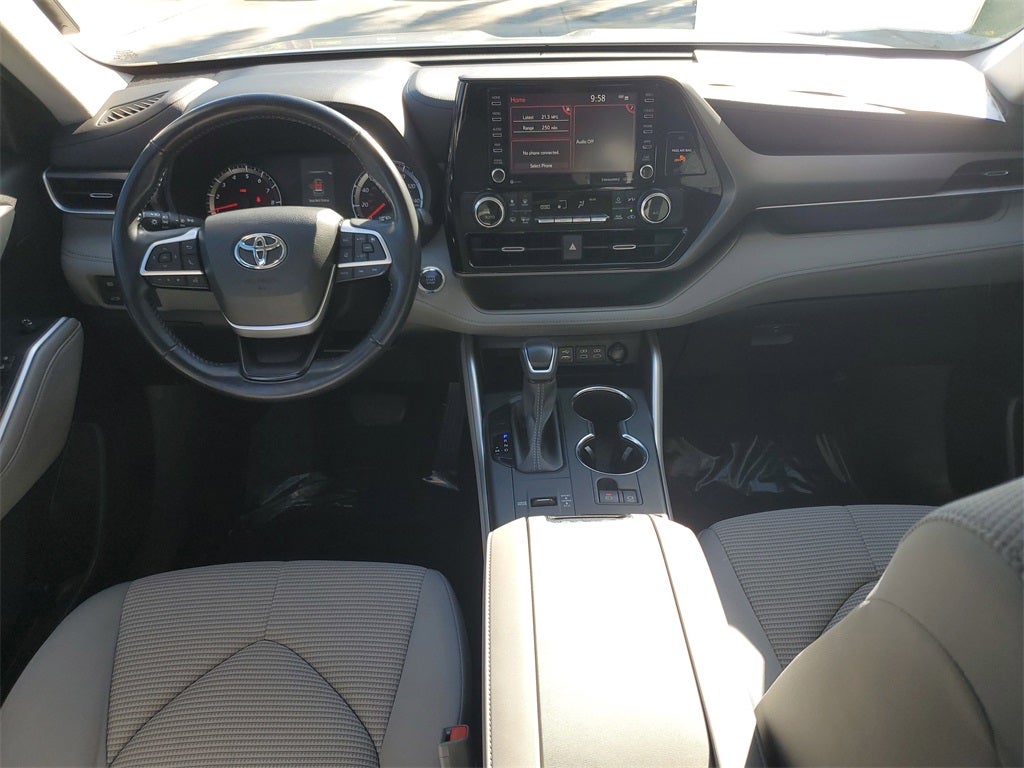 2022 Toyota Highlander LE