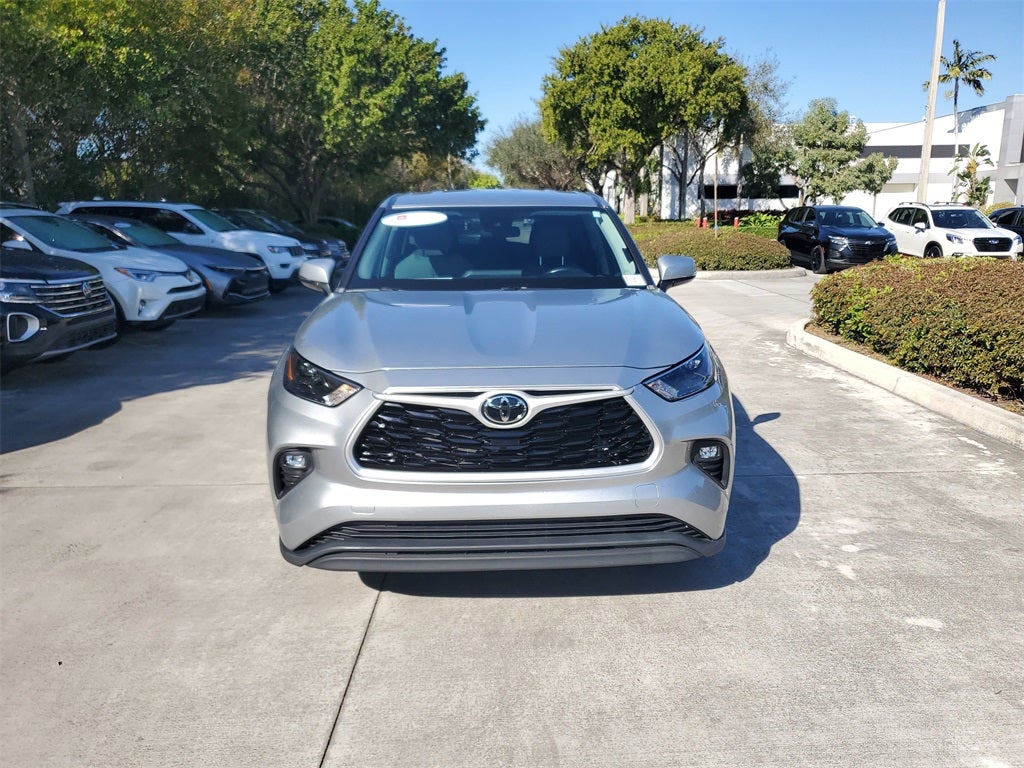 2022 Toyota Highlander LE