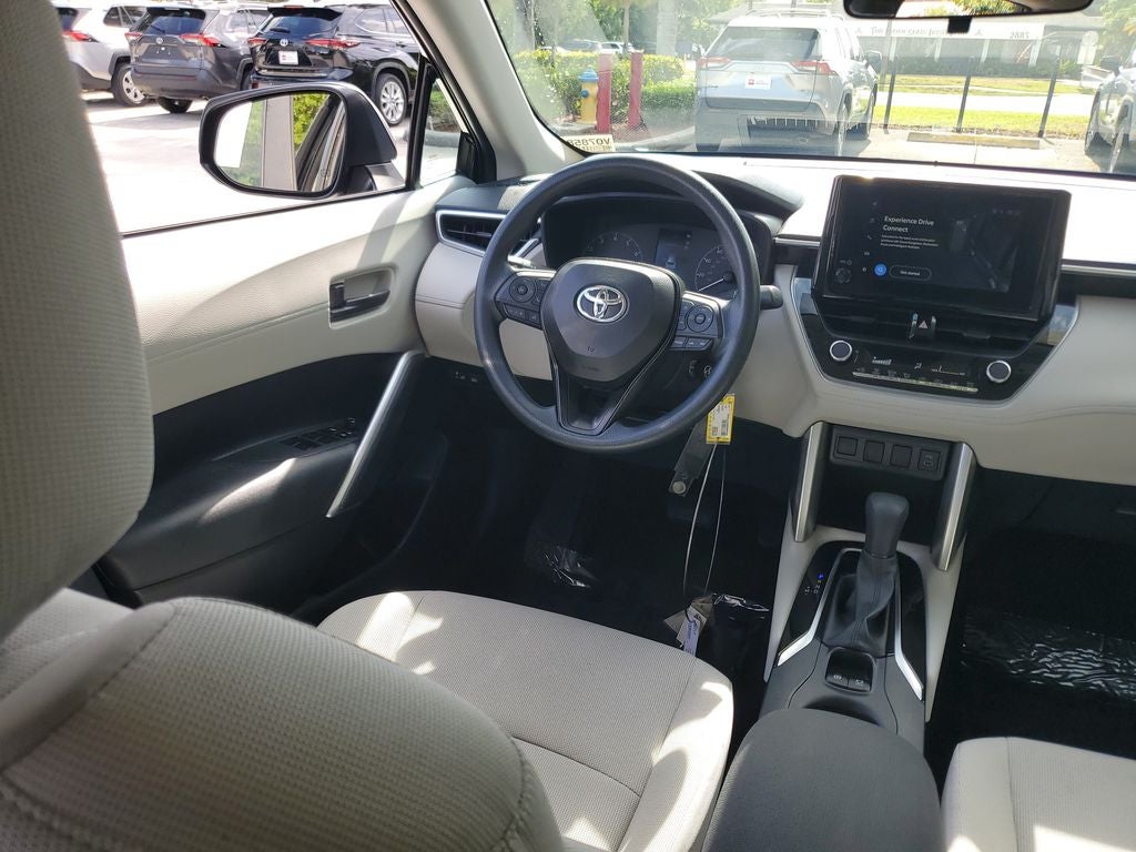 2024 Toyota Corolla Cross L - Photo 13