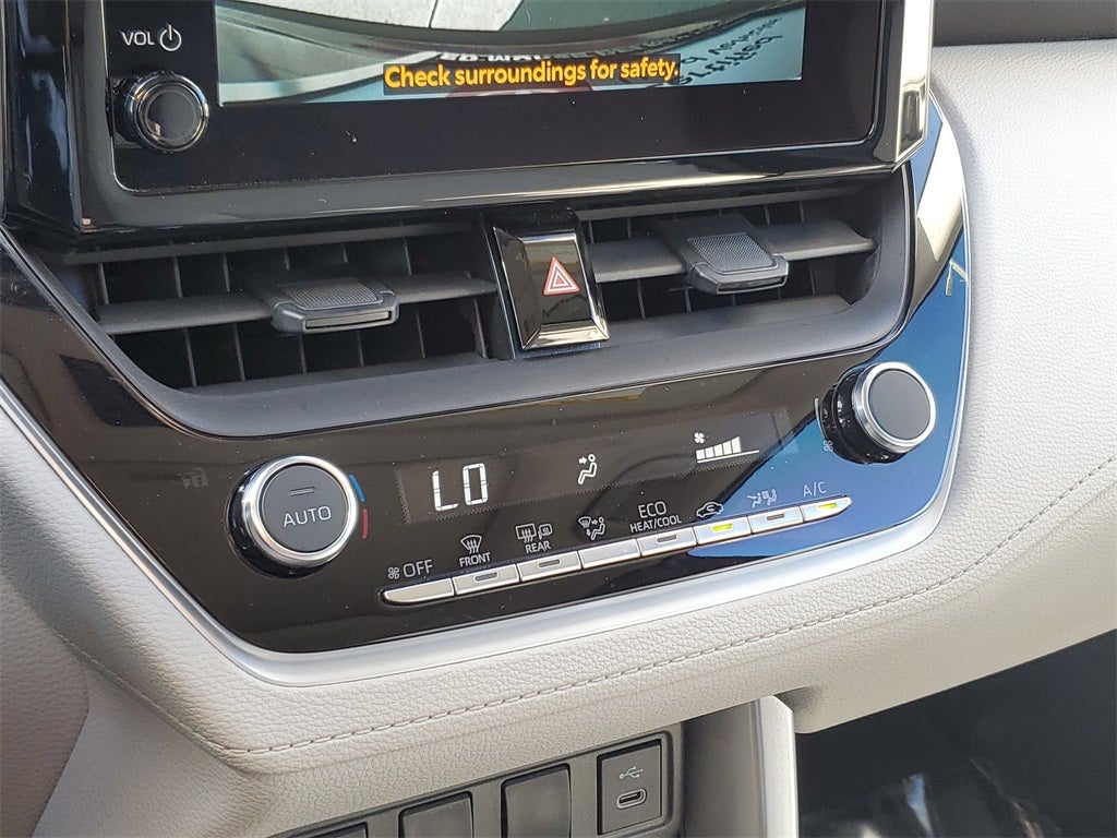 2024 Toyota Corolla Cross LE