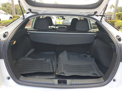 2022 Toyota Prius LE