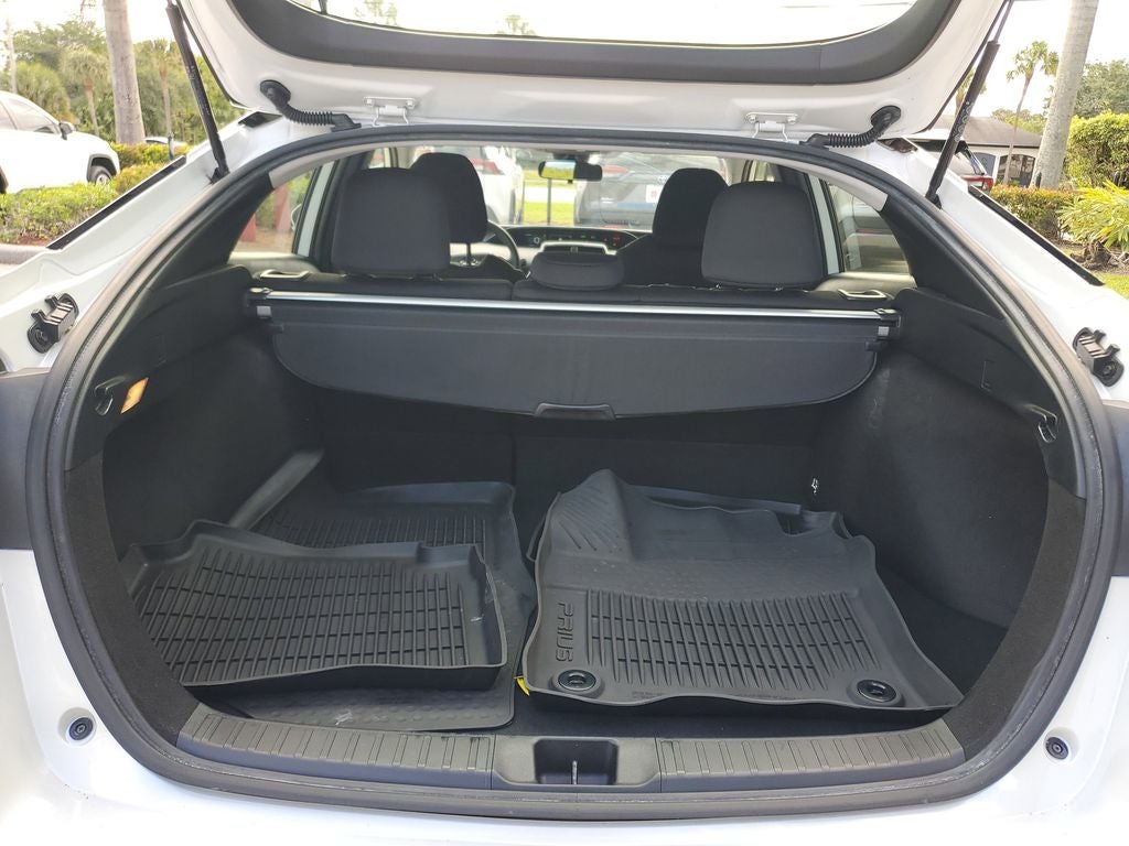 2022 Toyota Prius LE