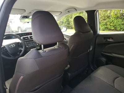 2022 Toyota Prius LE