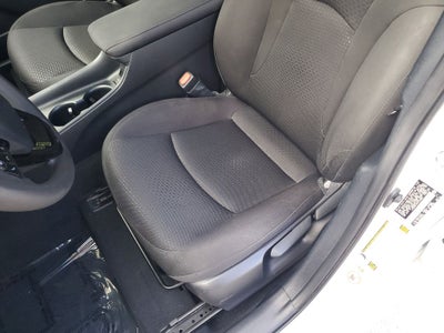 2022 Toyota Prius LE