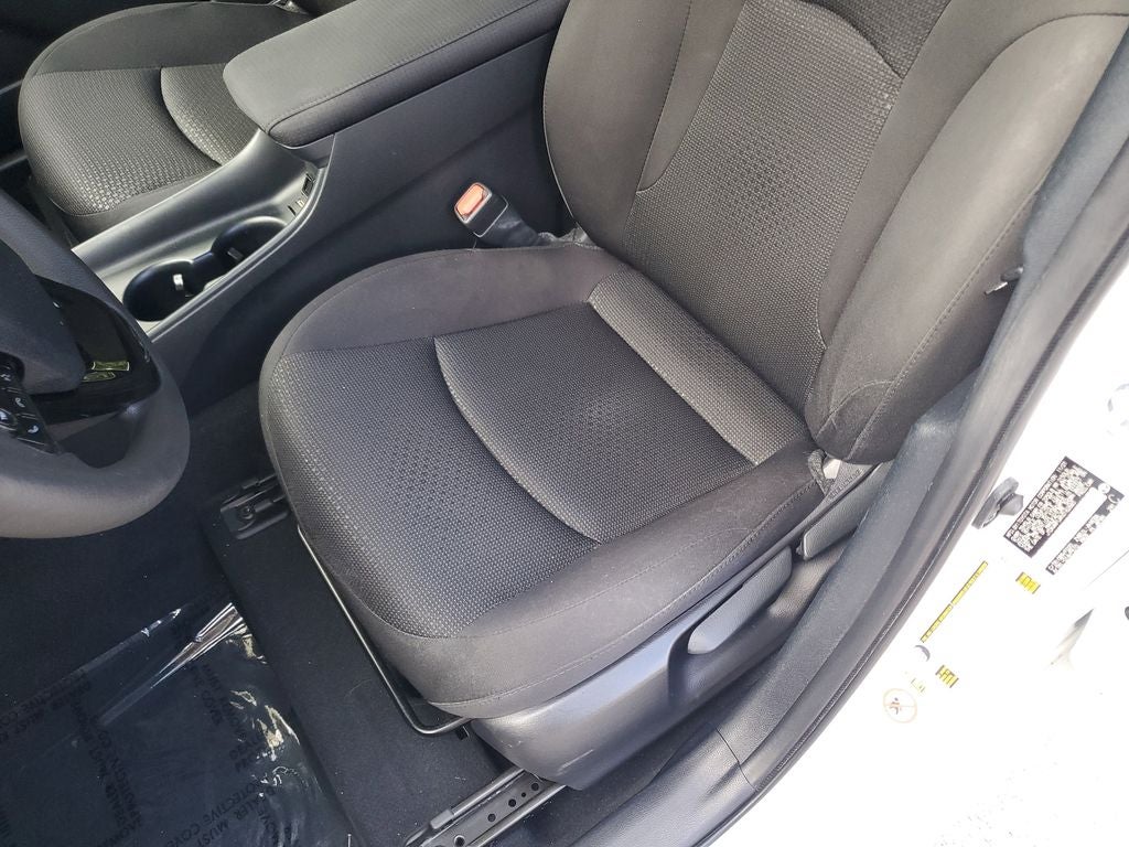 2022 Toyota Prius LE