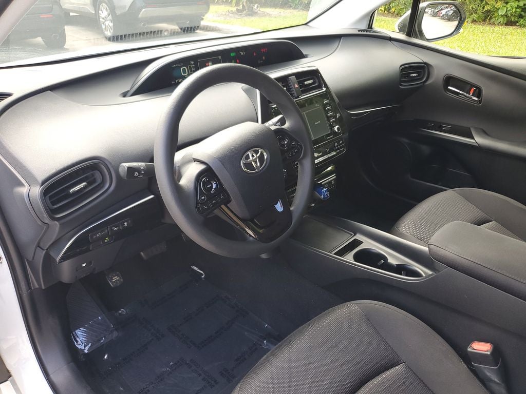2022 Toyota Prius LE