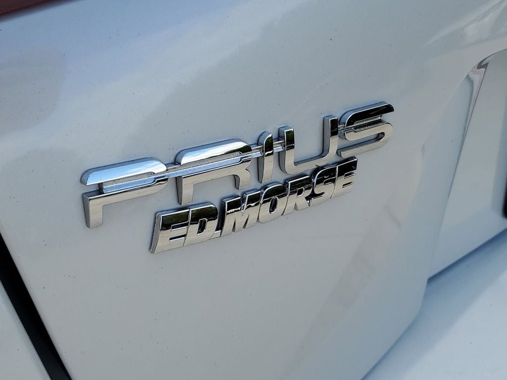 2022 Toyota Prius LE