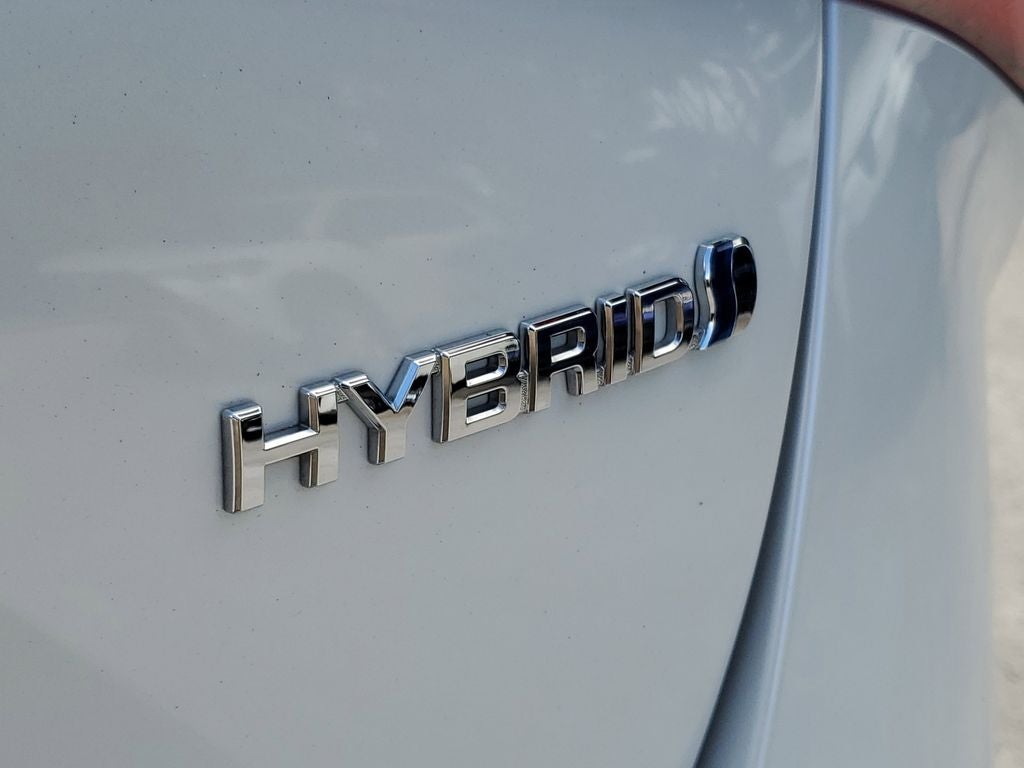 2022 Toyota Prius LE