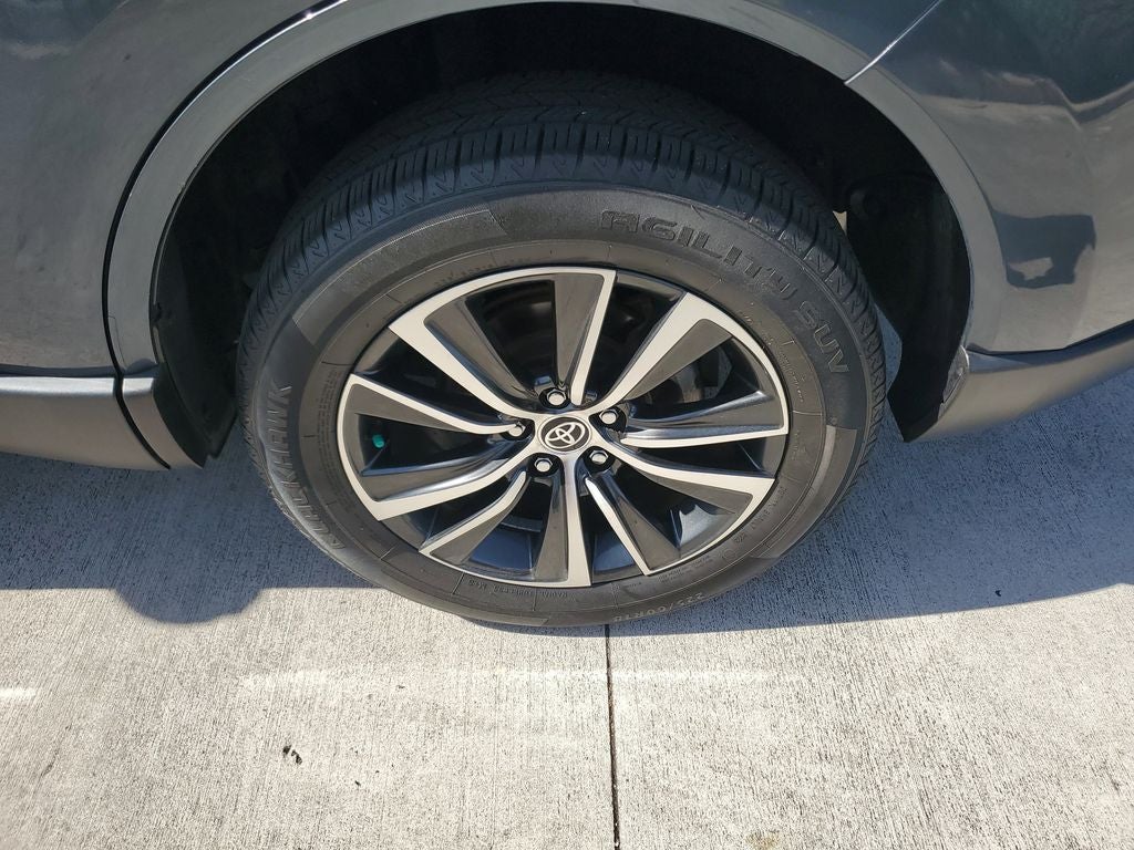 2022 Toyota Venza LE