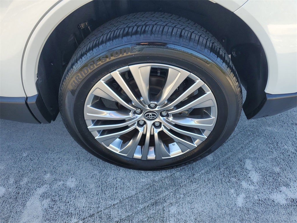 2023 Toyota Venza XLE