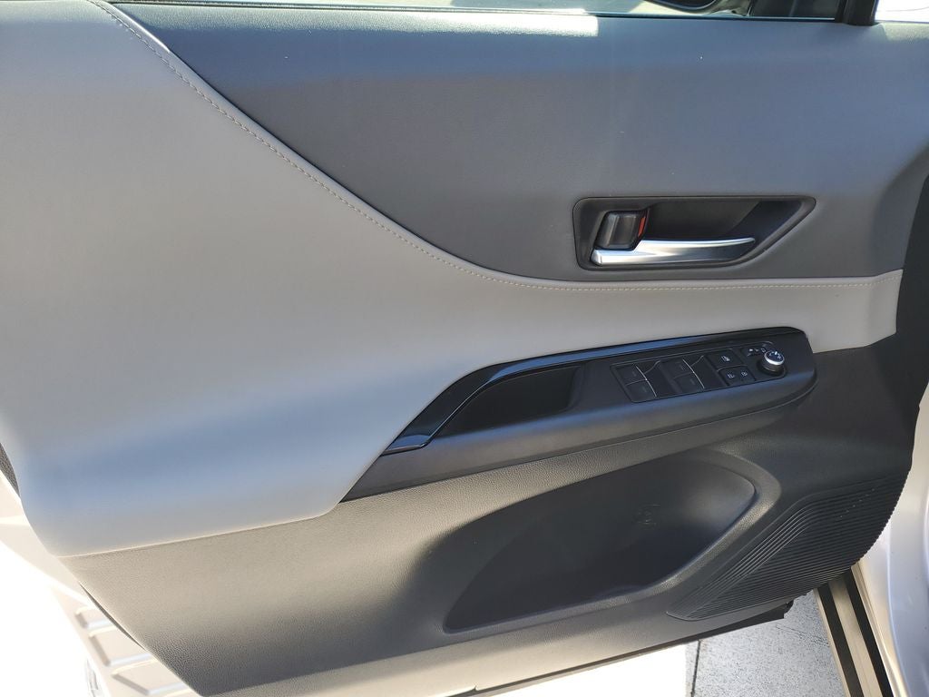 2023 Toyota Venza LE