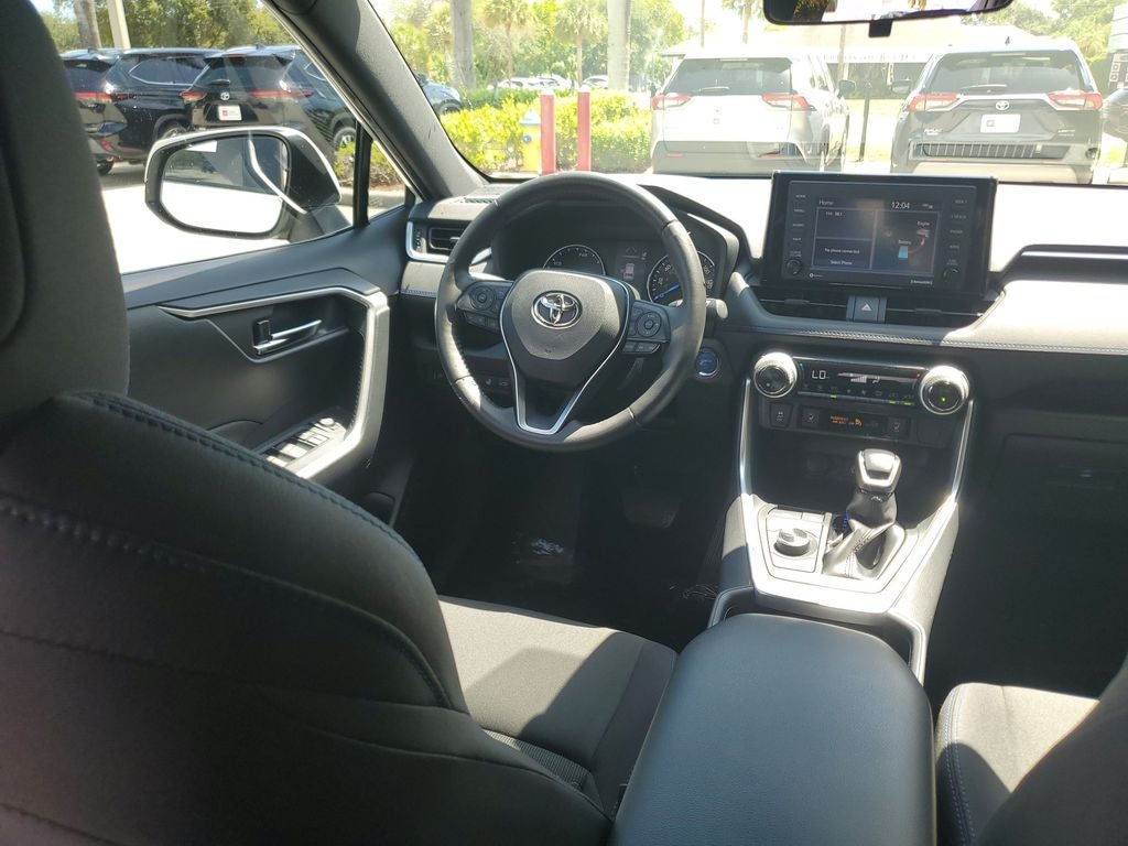 2022 Toyota RAV4 Hybrid SE