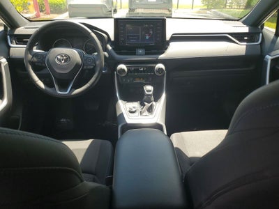 2022 Toyota RAV4 Hybrid SE