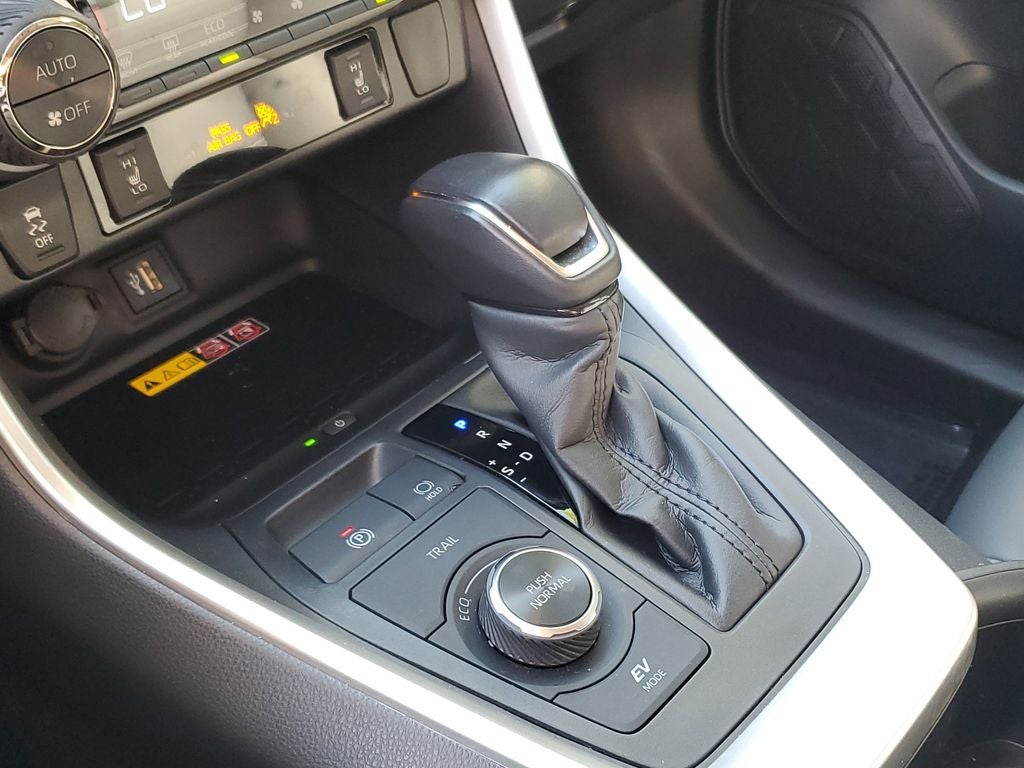 2025 Toyota RAV4 Hybrid XLE Premium