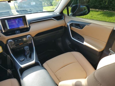 2025 Toyota RAV4 Hybrid LE