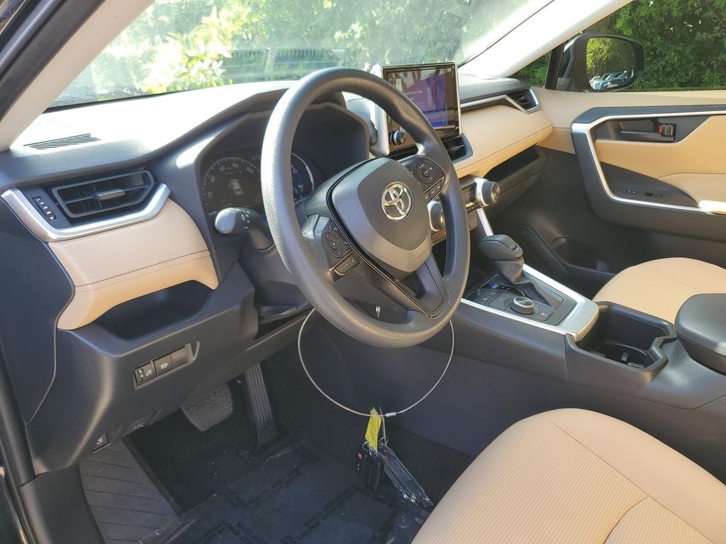 2025 Toyota RAV4 Hybrid LE