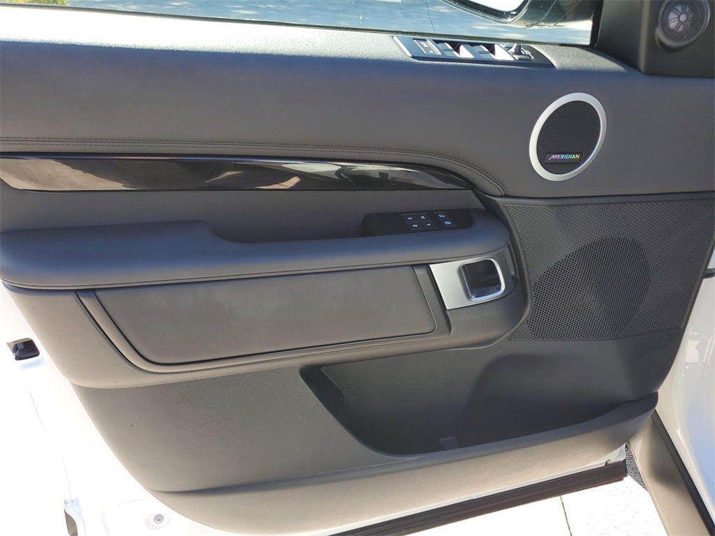 2024 Land Rover Discovery S