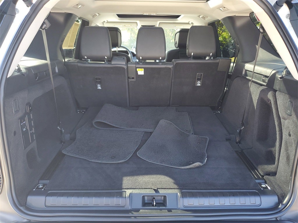 2024 Land Rover Discovery S