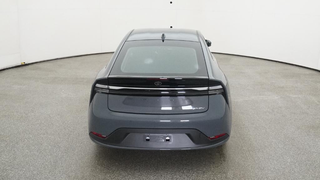 2025 Toyota Prius Plug-in Hybrid SE