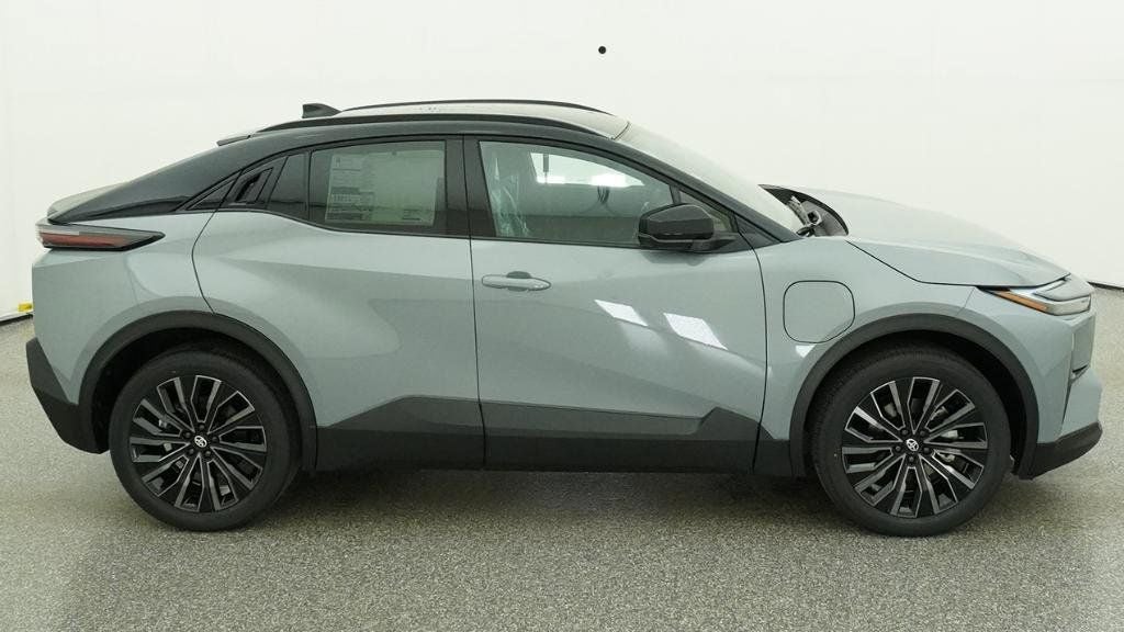 2026 Toyota C-HR XSE