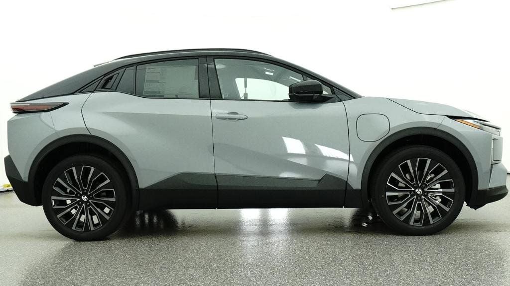 2026 Toyota C-HR XSE