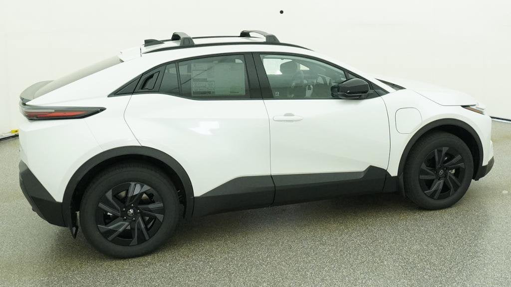 2027 Toyota C-HR SE