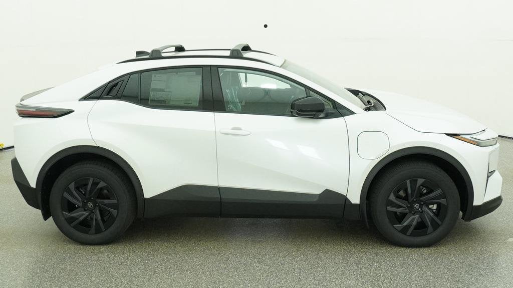 2027 Toyota C-HR SE