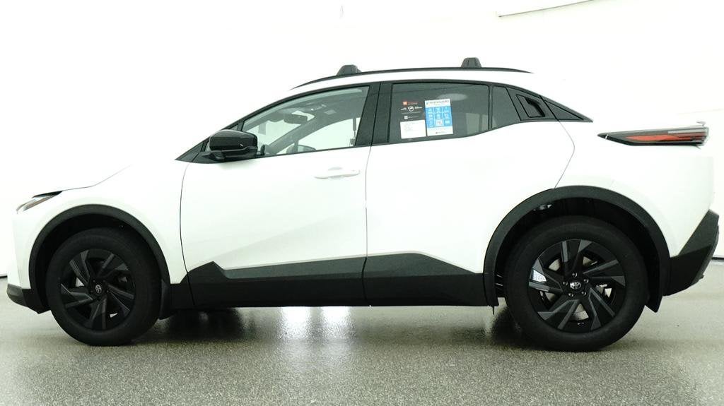 2027 Toyota C-HR SE