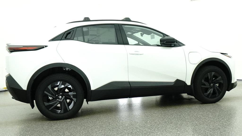 2027 Toyota C-HR SE
