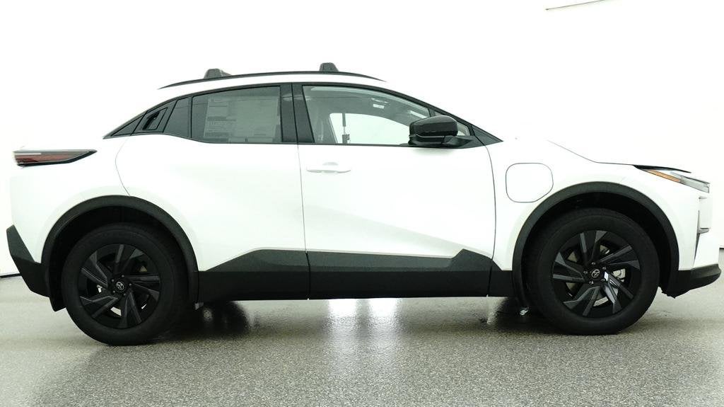 2027 Toyota C-HR SE