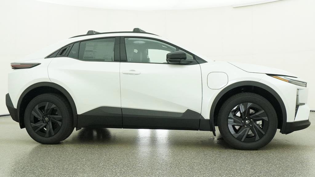 2027 Toyota C-HR SE